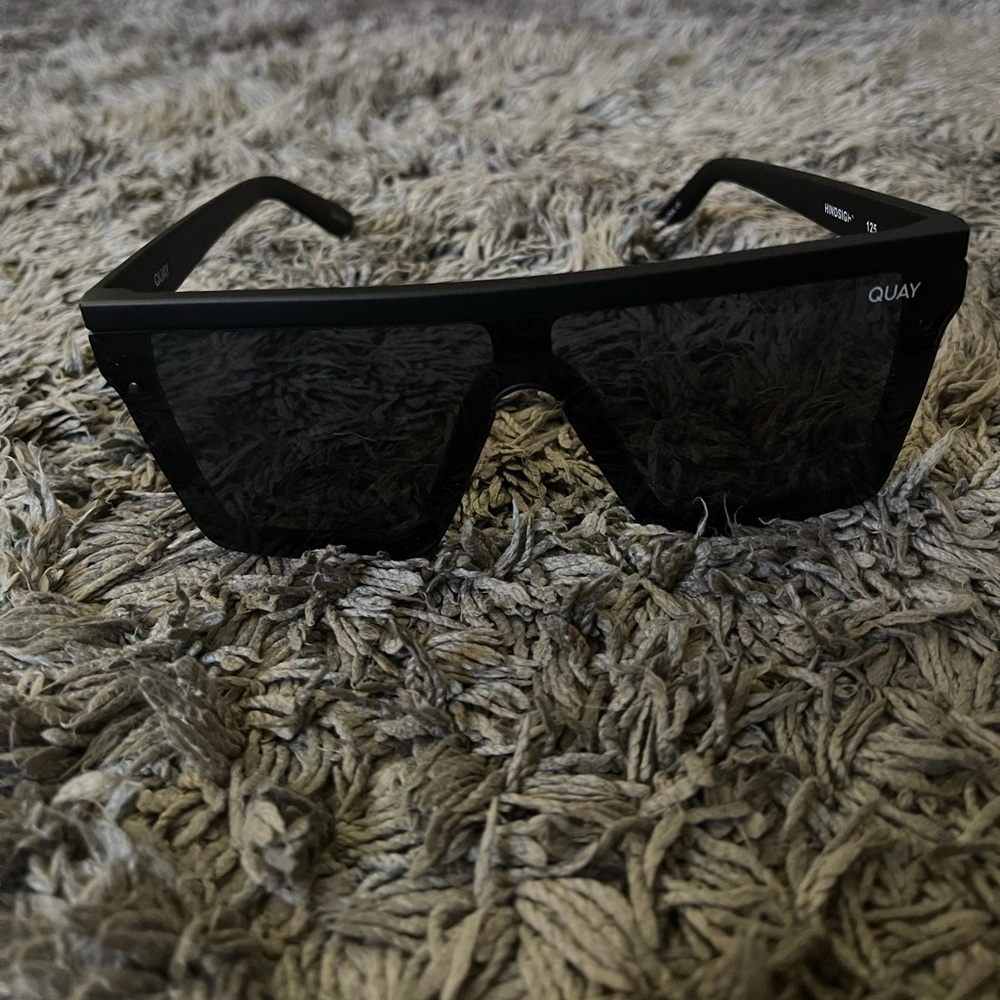 Quay hindsight sunglasses